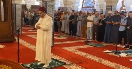 زلزال المغرب.. المغاربة يؤدون صلاة الغائب على ضحايا الزلزال المدمر