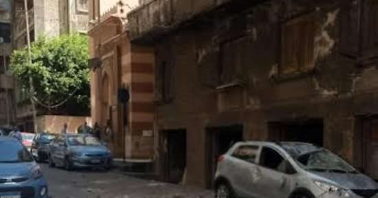 مصرع سيدة إثر سقوط جزء من سور عقار قديم شرق الإسكندرية