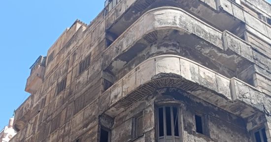 محافظ الإسكندرية يكلف جميع الأجهزة المعنية بالتعامل مع سقوط سور عقار