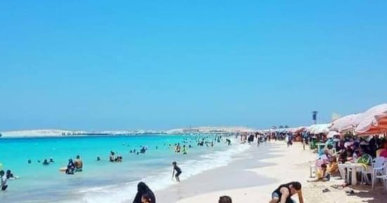طقس مطروح اليوم.. الحرارة العظمى 35 درجة واستمرار الإقبال الكبير على الشواطئ