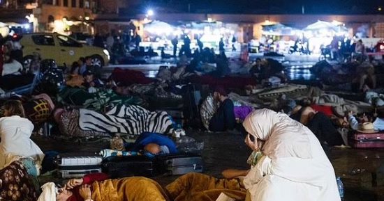 العالم هذا الصباح.. تعليق الدراسة في المغرب بعد تهدم المباني التعليمية نتيجة للزلزال.. هزة أرضية بقوة 4.8تضرب العراق.. بيان ختامي لقمة العشرين يقلل من الانقسامات الدولية.. وعش دبابير يغلق طريقا رئيسيا ببريطانيا
