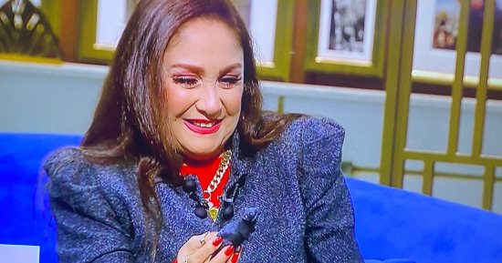 الفنانة شيرين تكشف أسرار "صرصار وفار حبنا" في مسرحية المتزوجون 