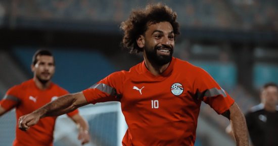 محمد صلاح يستعد لمواجهة تونس بابتسامة وفرحة فى تدريب منتخب مصر.. صور