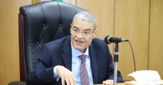 محافظ المنيا يوجه رؤساء المدن بتكثيف المرور والمتابعة الميدانية على المجالس القروية