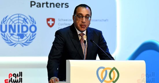 رئيس الوزراء يهنئ الرئيس السيسي بمناسبة ذكرى المولد النبوى الشريف