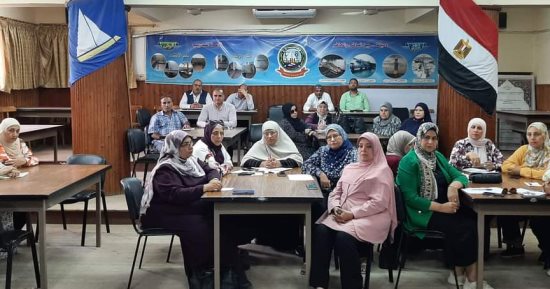 وكيل "تعليم دمياط" يبحث الاستعدادات النهائية لبداية العام الدراسى