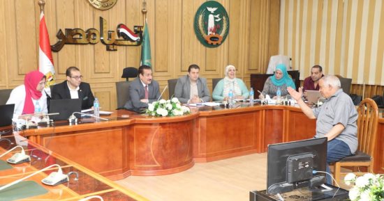 محافظ المنوفية يتابع أعمال لجنة تقييم المشروعات المشاركة في COP 28