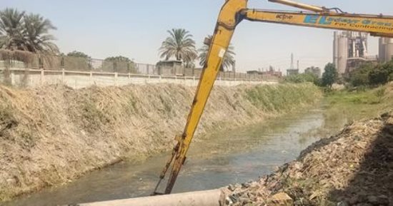 تطهير مخرات السيول بالقاهرة استعدادا لفصل الشتاء.. صور