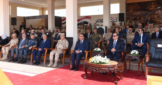 الرئيس السيسي يشهد اصطفاف معدات الدعم والإغاثة المقدمة للأشقاء فى ليبيا