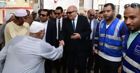 محافظ قنا يتفقد ختام فعاليات قافلة مجلس الوزراء الطبية بقرية أولاد نجم بهجورة