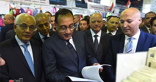 رئيس الوزراء: المنتج المصرى يمثل النسبة الأكبر من معروضات أهلا مدارس.. مصطفى مدبولى: المعرض يشمل 480 منفذا منها 58 معرضا رئيسيا وتخفيضات من 20 لـ50%.. ويؤكد: تطور كبير للصناعة المصرية فى مجال الأدوات المدرسية