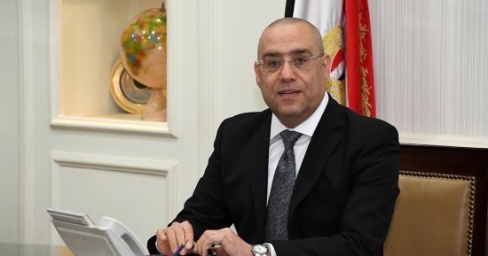 وزير الإسكان يكشف تفاصيل مشروعات "سكن كل المصريين" وطرق ومحاور مدينة القاهرة