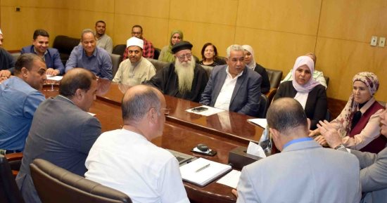 الأقصر ترفع شعار "حماية الطفل" مهمتنا ومسؤولية الجميع.. حملات مكثفة لوقف زواج الأطفال.. ندوات دورية بالمدن للتوعية بالمشكلات.. والمحافظ يشدد على مواجهة التسول وعمالة الأطفال والتسرب من التعليم.. صور