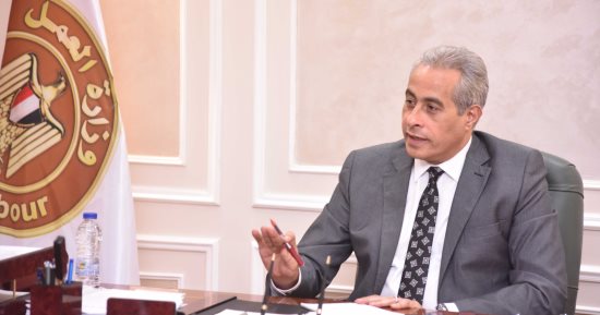 وزارة العمل تواصل تنفيذ خطة الحصر والتدريب والتشغيل في المحافظات