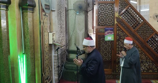 وزير الأوقاف يؤدى صلاة الغائب على ضحايا زلزال المغرب وإعصار ليبيا بالمرسى أبو العباس