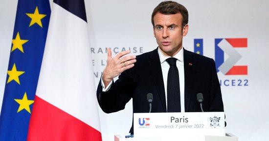 الرئيس الفرنسي يدلي بصوته في الجولة الثانية من الانتخابات التشريعية المبكرة