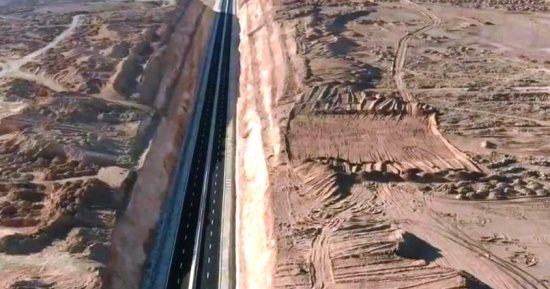 إنجاز.. تنفيذ أطول شبكة طرق فى مصر بطول 1200 كم لربط الوادى الجديد بوادى النيل