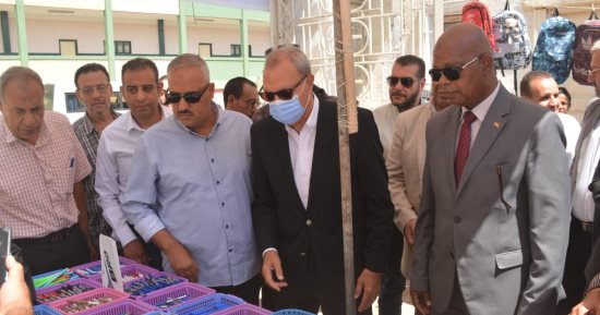 محافظ القليوبية يفتتح معرض "أهلا مدارس" للمستلزمات المدرسية بمركز شباب قها