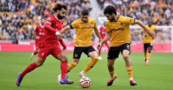 روبرتسون يقود ليفربول للتقدم على وولفرهامبتون 2-1 من صناعة صلاح