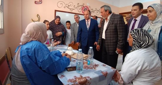 قافلة جامعة طنطا الطبية تقدم الرعاية الطبية لـ1456 حالة بمركز قطور