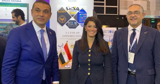 وزير التعاون الدولي تتفقد الجناح المصري بقمة الحزام والطريق بهونج كونج
