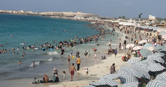 طقس مطروح والساحل الشمالى اليوم.. جو معتدل والحرارة 35 درجة وإقبال على الشواطئ