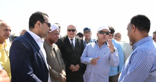 محافظ قنا: إنشاء محور جديد للقطار الكهربائى السريع والسيارات أعلى النيل بقنا