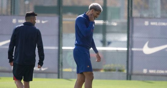 برشلونة يستعيد أراوخو قبل ضربة البداية فى دورى أبطال أوروبا.. فيديو