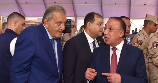 انطلاق فعاليات معارض "أهلا مدارس" بالإسكندرية بتخفيضات تصل لـ30%.. يضم أدوات مكتبية خاصة للمكفوفين بطريقة "برايل".. أسعار السلع الغذائية والملابس تنافسية.. والمحافظ: الدولة تحرص على تقديم كل سبل الدعم.. صور