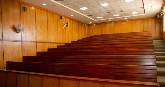 رئيس جامعة طنطا يتفقد تجهيزات الورش المتخصصة بكلية الفنون التطبيقية الجديدة
