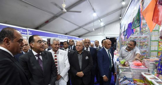 أسعار الدواجن المجمدة واللحوم المصنعة داخل معرض "أهلا مدارس" في فيصل