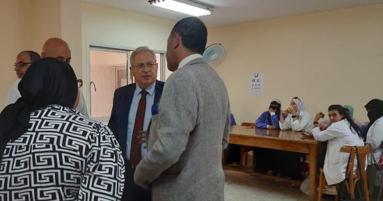 رئيس جامعة حلوان: الإدارة الطبية تستقبل الطلاب الجدد لإجراء الكشف الطبى