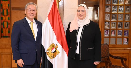 وزيرة التضامن تبحث مد التغطية التأمينية للعمالة المصرية بكوريا الجنوبية