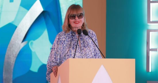 يسرا: نجيب وسميح ساويرس هما العمود الفقرى لمهرجان الجونة