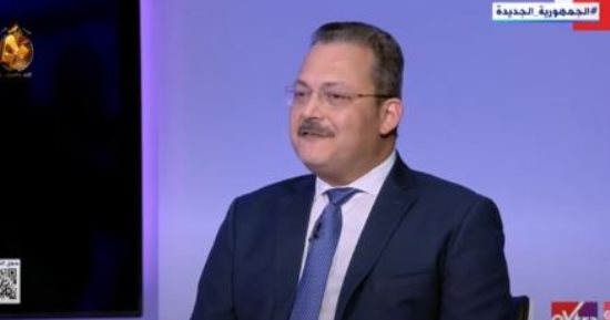 "كلام فى السياسة" يبرز نجاحات الدولة المصرية فى عهد الرئيس السيسى.. مجلس القبائل والعائلات المصرية: قراراته أثلجت صدورنا.. وأمين مساعد "مستقبل وطن": مساحات الاتفاق فى الحوار الوطنى أكبر بكثير من الاختلاف