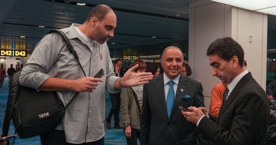 وفد السفارة المصرية فى سنغافورة يستقبل بعثة فريق الأهلى لكرة السلة