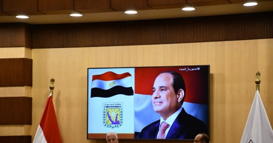 محافظ جنوب سيناء يلقي محاضرة توعوية عن دور الشباب ومشاركتهم الإيجابية في المجتمع