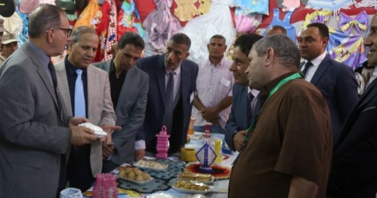 محافظ كفر الشيخ يفتتح معرض التعليم المجتمعى ويوجه بطرح المنتجات للجمهور