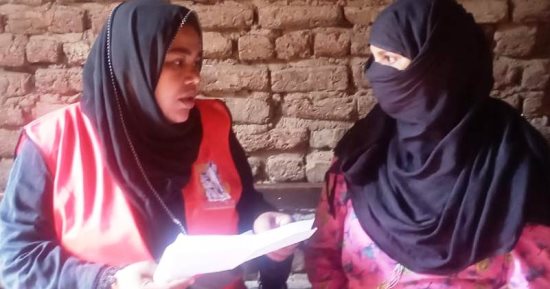"القومى للمرأة" ينظم 8500 زيارة منزلية ضمن حملة "بلدى أمانة" بأسوان.. صور
