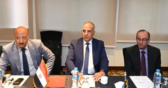 وزير الرى: تقديم الدعم لجنوب السودان لتوفير المياه النقية ومركز للتنبؤ 