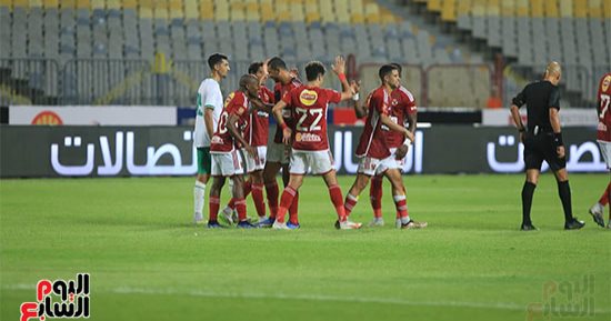75 دقيقة.. الأهلي يواصل الضغط على المصري بعد التقدم بثلاثية نظيفة "فيديو وصور"