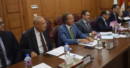 محافظ بورسعيد يترأس اجتماع مجلس إدارة المنطقة الحرة
