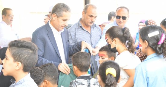 محافظ الغربية يدشن فعاليات مبادرة "راجعين نتعلم" لتوفير المستلزمات المدرسية
