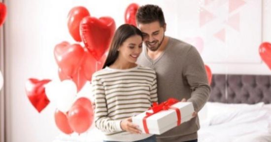 رجال ينتمون لأبراج تتصف بالكرم مع زوجاتهم.. مش بيبخلوا عليهم بشىء 
