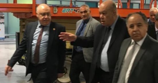 وزير المالية يتفقد استعداد مطار القاهرة لاستقبال ضيوف مؤتمر البنك الآسيوى.. صور