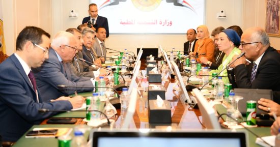 وزيرة البيئة: فرص استثمارية فى مراحل منظومة الإدارة المتكاملة للمخلفات