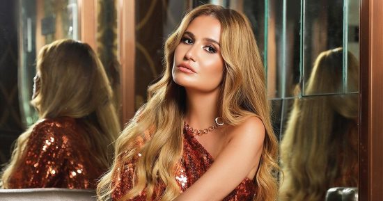 هنا شيحة بطلة حكاية بعنوان "ما تيجى نشوف" من ملسل "55 مشكلة حب"