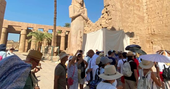 الأقصر تنتظر أهم موسم سياحى فى الشتاء.. توقعات بارتفاع نسب الإشغال بالفنادق لـ 90%.. المحافظة تطلق حملة شاملة لتطوير المدينة لخدمة السياح.. لجنة تسويق السياحة الثقافية: كل الأسواق الأجنبية تتهافت على الأقصر