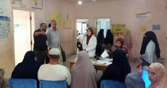 إجراء الكشف الطبى على 1103 مرضى فى قافلة طبية بقرية قلين فى كفر الشيخ