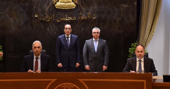 مدبولى يشهد توقيع عقد إنشاء مصنع إطارات باقتصادية قناة السويس بمليار يورو